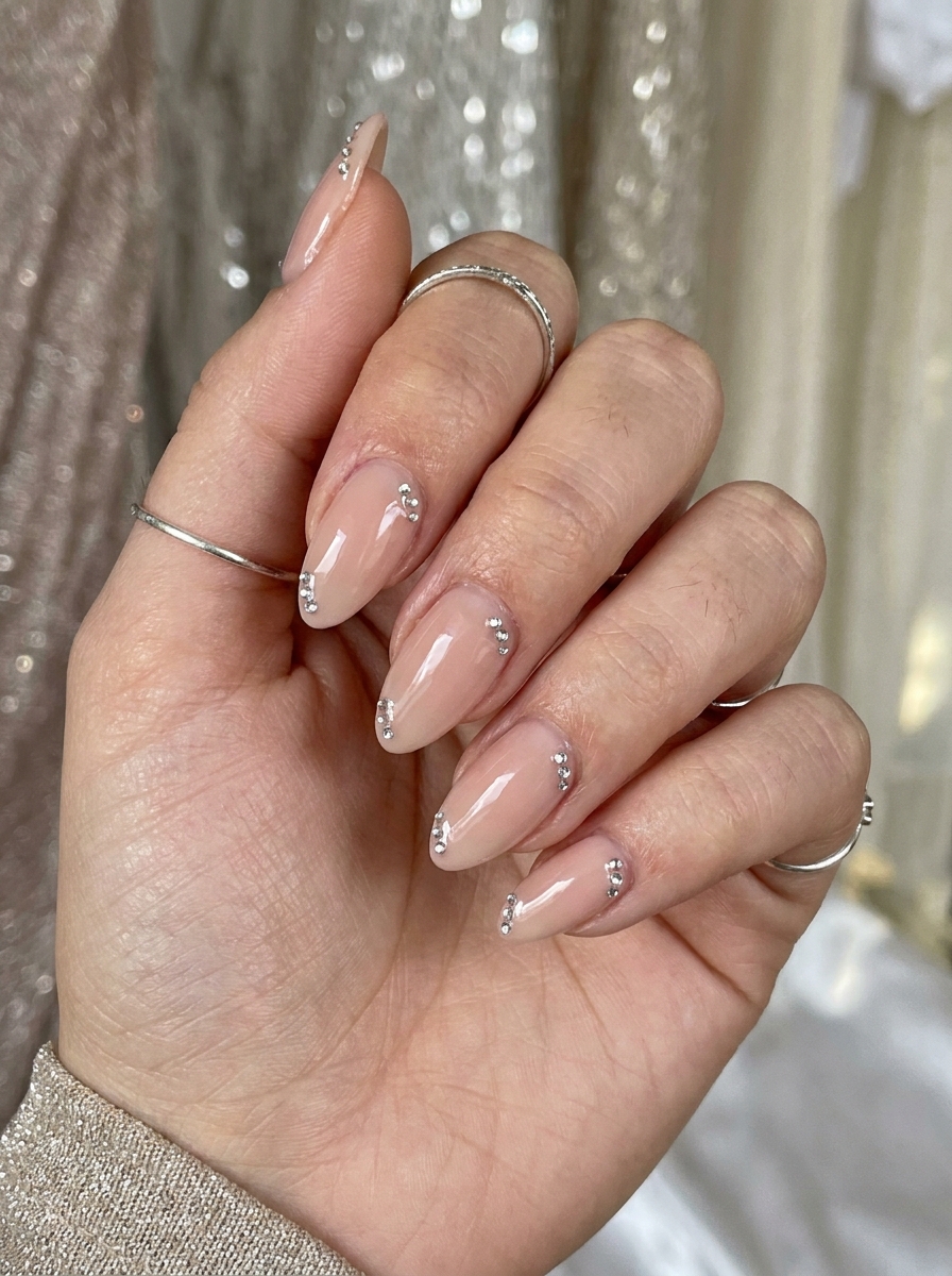 Rhinestone Corner Nails als Y2K Nails Inspiration 2026